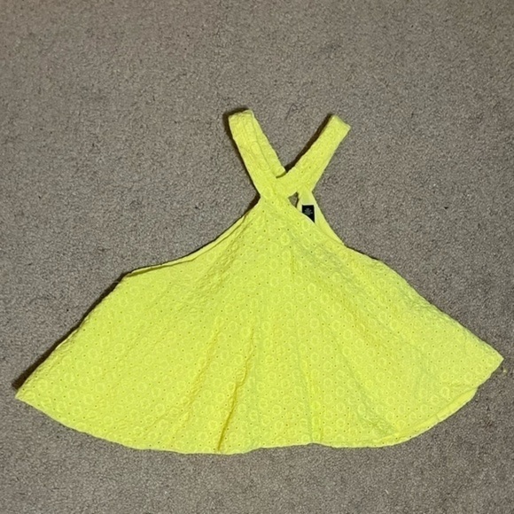 Design Lab Lord & Taylor Yellow Flowy crop top size Small - Picture 5 of 9